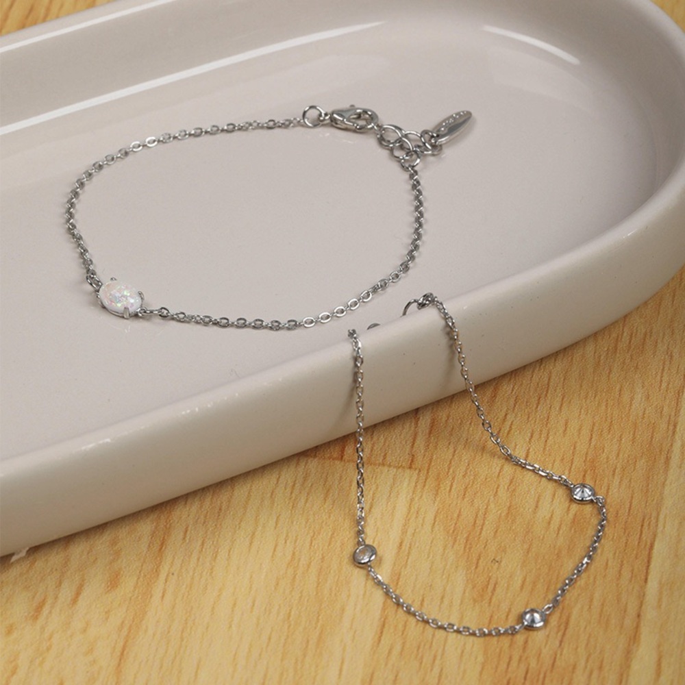 NWT ETTIKA
Dainty Bracelet Set